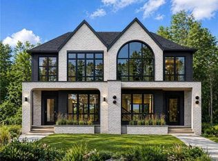 2430 W 36th St SW, Calgary, AB T3E 2Y9