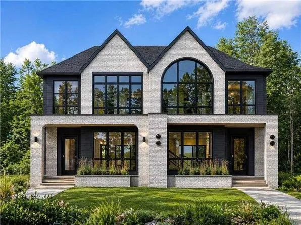 2430 W 36th St SW, Calgary, AB T3E 2Y9