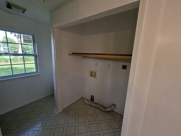 320 S Country Club Rd — Photo 23
