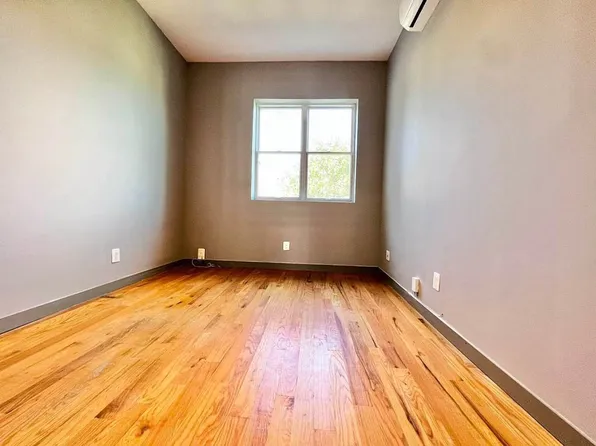 1101 Halsey Street image 10 of 26