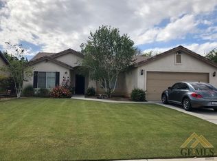 5615 Tahoe Pines Rd, Bakersfield, CA 93312