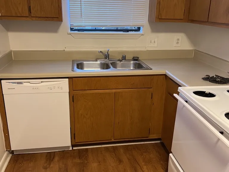 1502 Halston Cir NW #B — Photo 3
