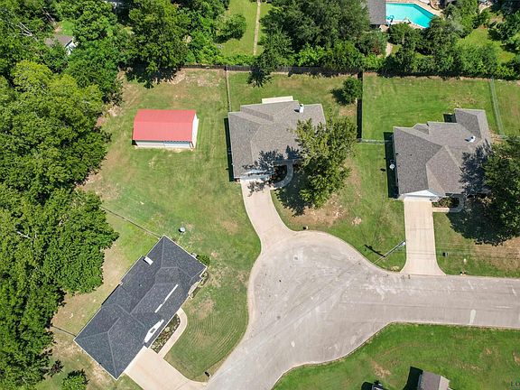 3rd image of 589 Briarwood Dr