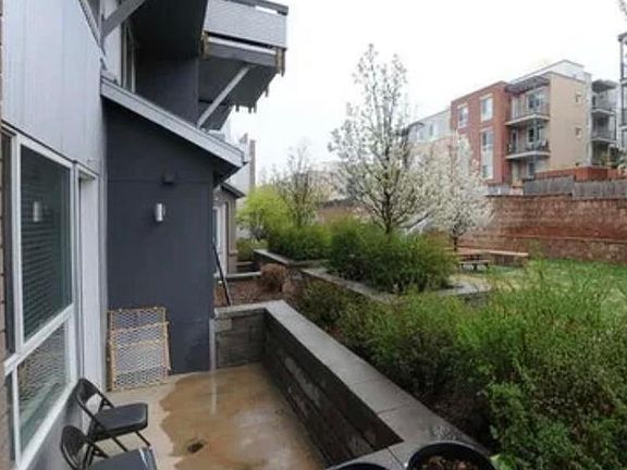 5th image of 2810 College Ave #108