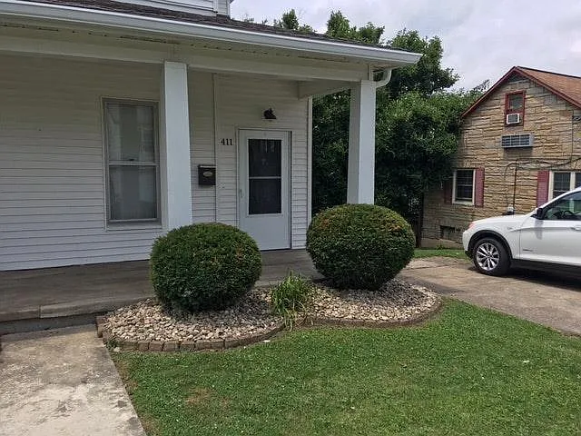 413 Orchard Ave — Photo 2