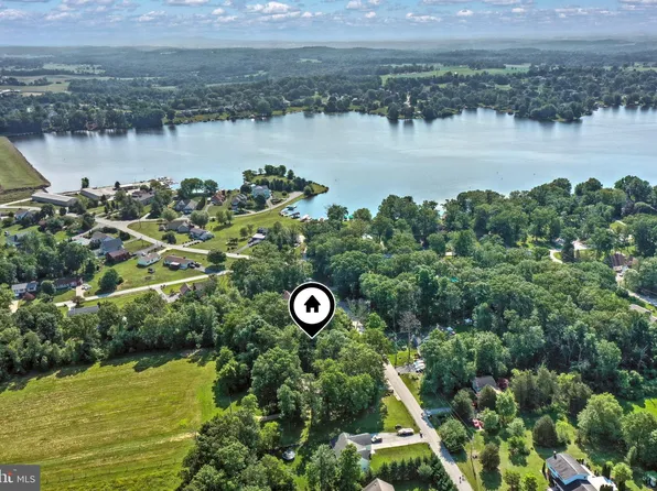 7 Fisher Dr, East Berlin, PA 17316