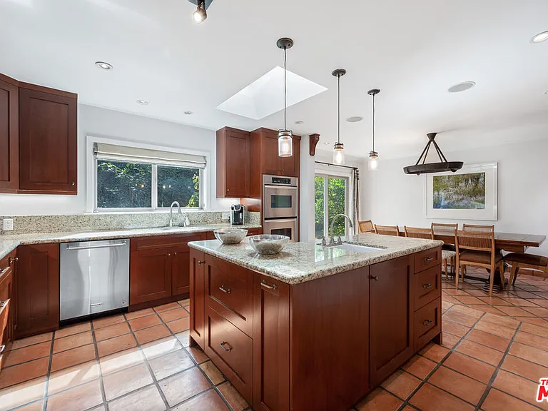 11940 Westminster Ave — Photo 18