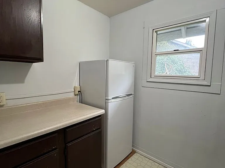 2129 Union Ave — Photo 6