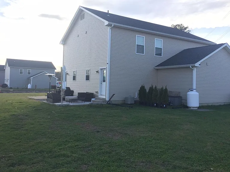 97 Rowley St — Photo 18