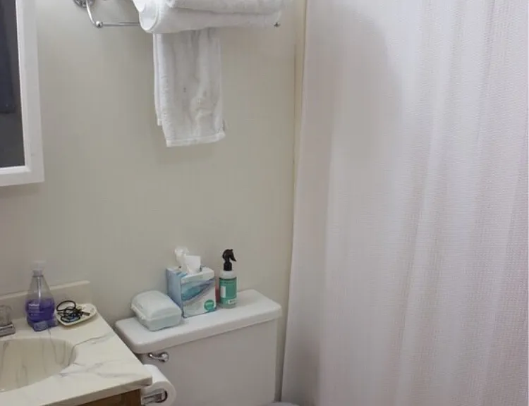 1215 Sylvan St — Photo 3