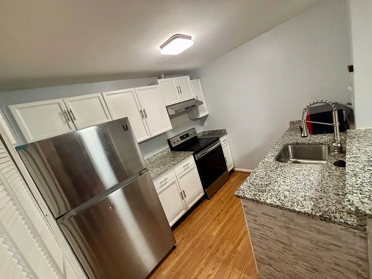 2 bed, 2.5 bath, 1120 sqft, $2,150 — Photo 3