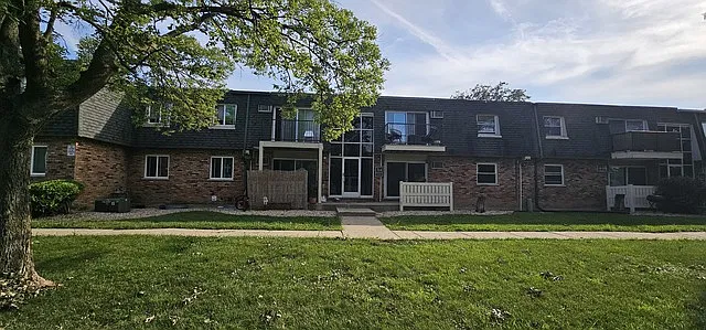 10037 S Walnut Ter