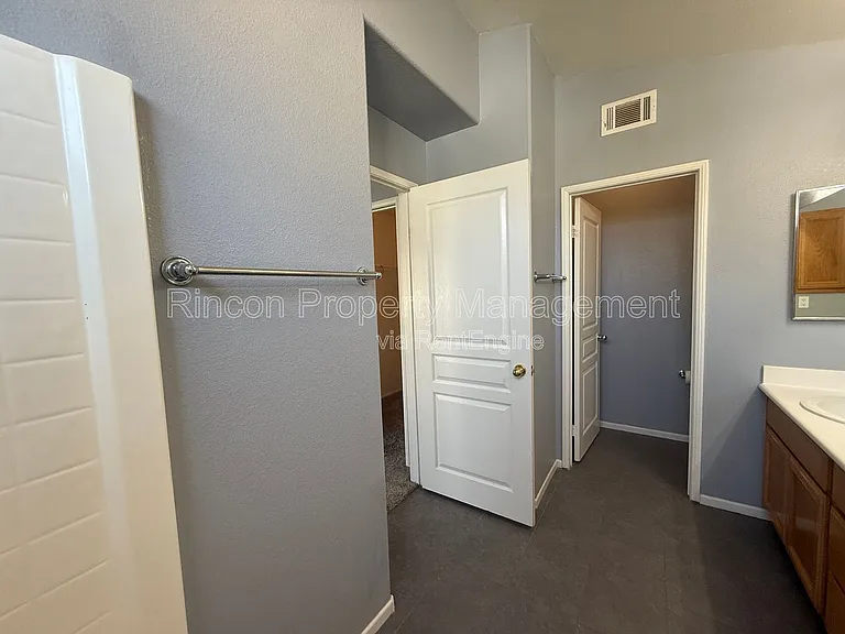 4729 Ellington St — Photo 13