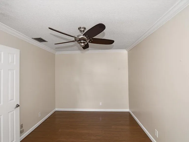 21583 Villa Nova Dr — Photo 35