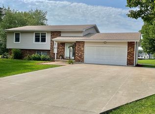 707 N Haven Dr, Carthage, IL 62321