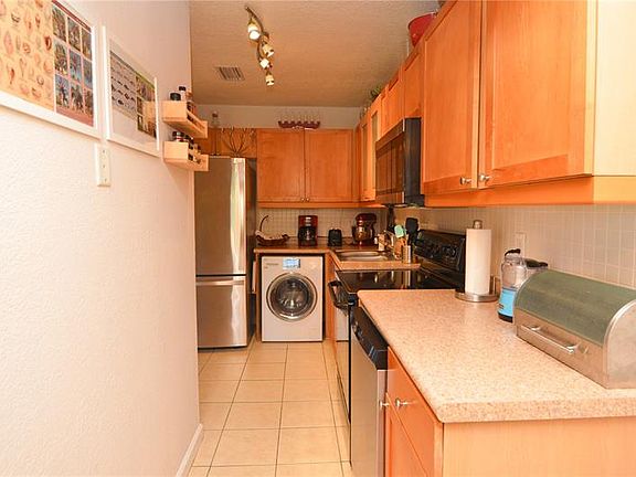 5th image of 3889 Pompano Dr SE