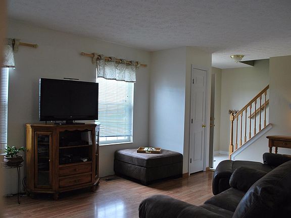 3rd image of 460 Meadow Springs Dr