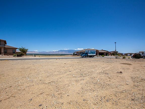 5th image of 2671 Lookout Ln