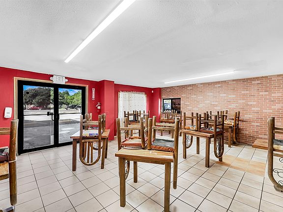 5th image of 8040 N Val Verde Rd