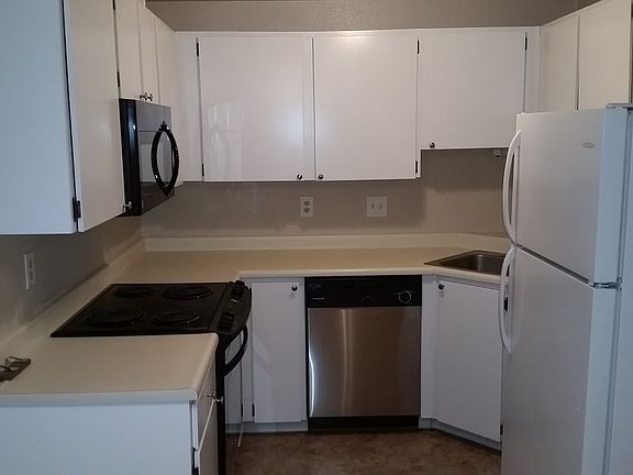 5th image of 10957 SW 121st Ave