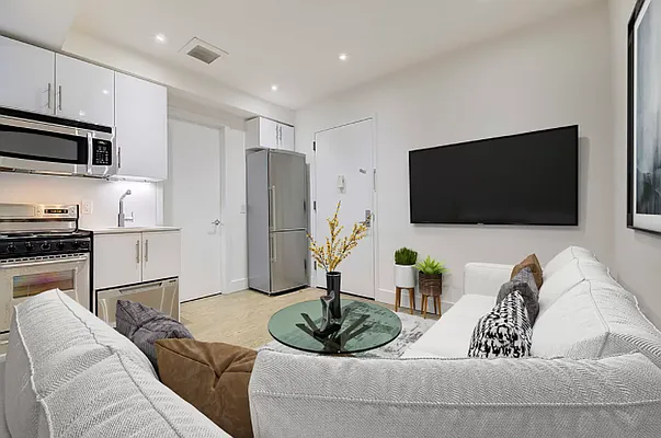 Rented by REAL New York | media 16