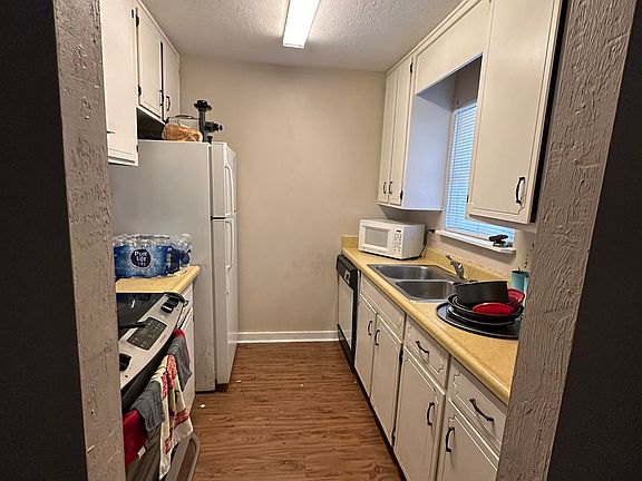 5th image of 601 Acorn Grove Ct