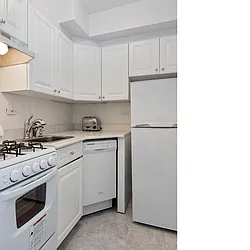 Rented by Avenue Real Estate