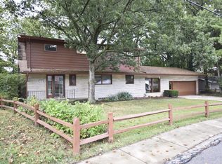 111 Point Bluff Dr, Decatur, IL 62521