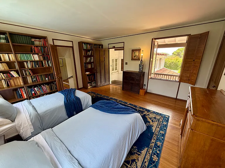 311 Amalfi Dr — Photo 48