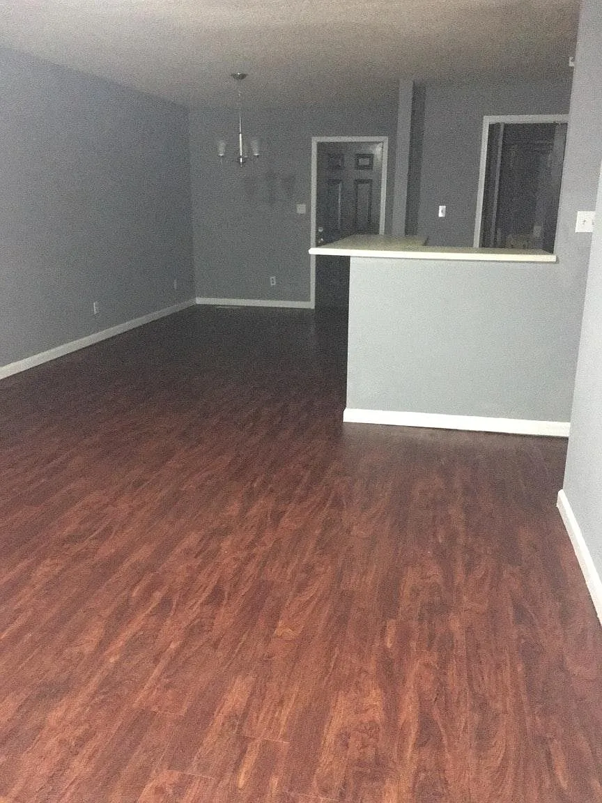 3 bed, 1220 sqft, $1,350 — Photo 4