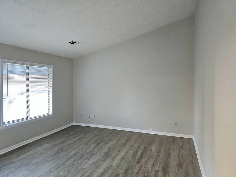 8147 Flamingo Dr — Photo 4