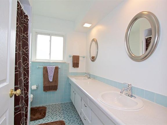 5th image of 634 Crestwood Cir