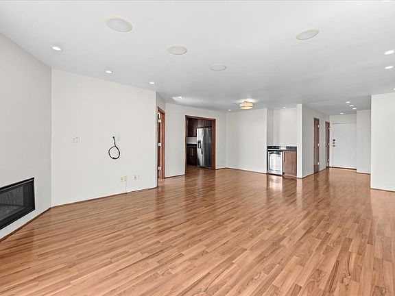 3rd image of 8530 Holloway Dr APT 306