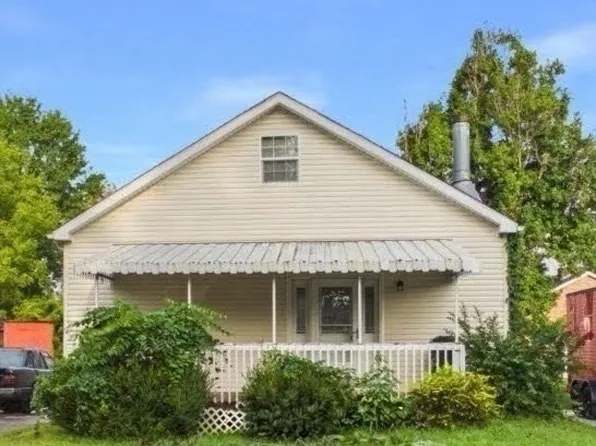 117 1/2 Lincoln Ave, Dunbar, WV 25064