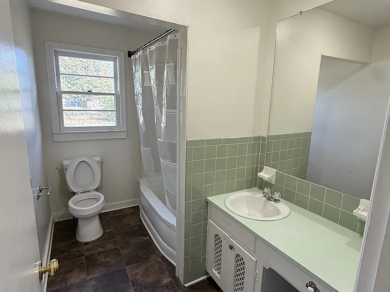 Main Bathroom