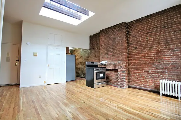 Rented by JK Dansar Corp | media 1