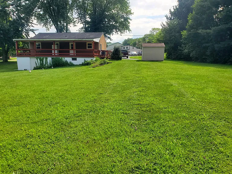 570 Guldin Rd — Photo 2