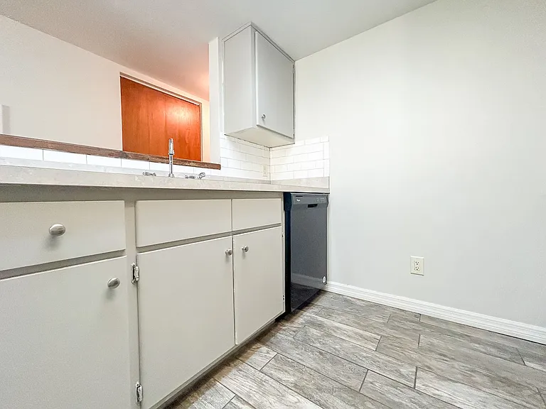 2508 SW 35th Pl #G38 — Photo 8