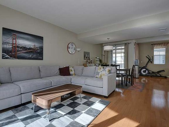3rd image of 680 Alexandra Ct