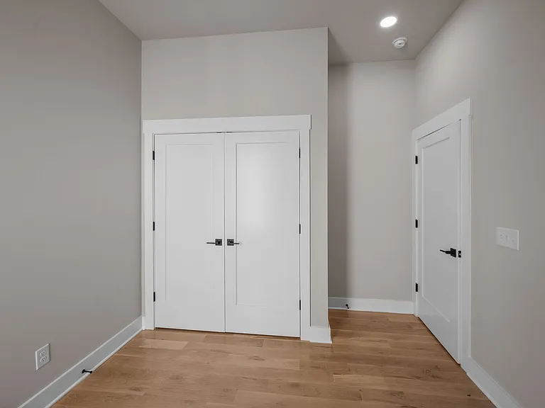 2527 W Heiman St #2527 — Photo 12