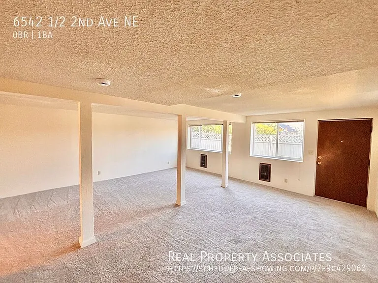 6542 1/2 2nd Ave NE — Photo 4