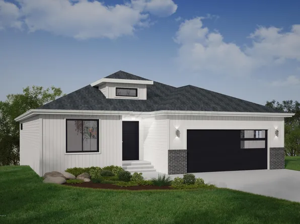 7315 28th St S, Fargo, ND 58104