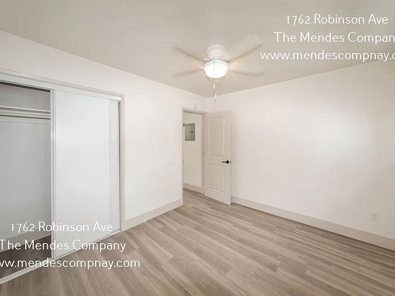 1762 Robinson Ave — Photo 6