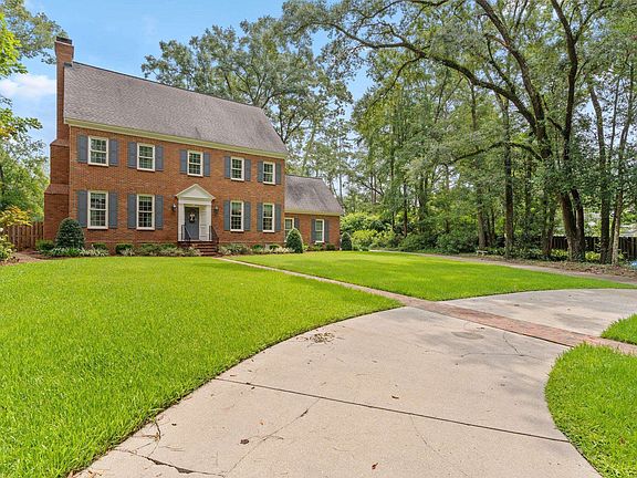 3rd image of 1727 Highland Pl