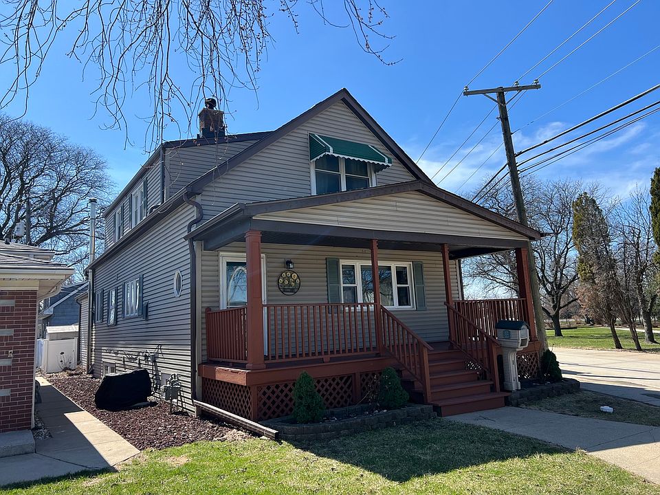 1st image of 7813 W 65th Pl
