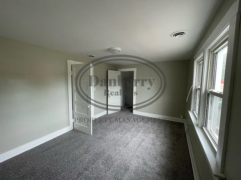931 Tiffin Ave — Photo 12