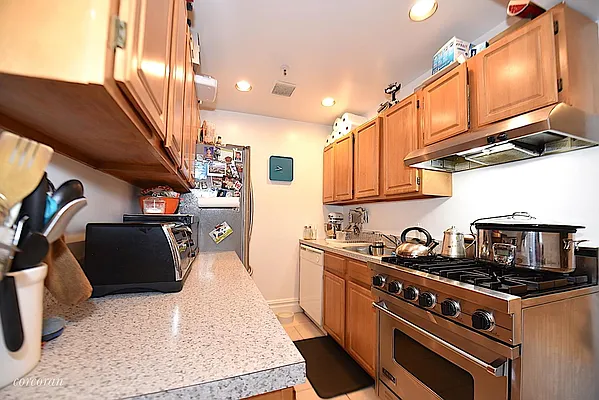 Rented by Corcoran | media 34