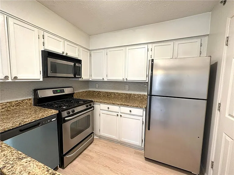 4100 Riverlook Pkwy SE #16 — Photo 5