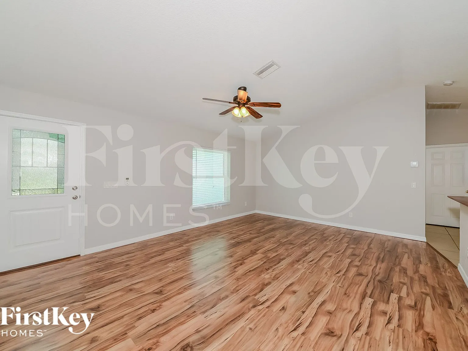 3 bed, 2.0 bath, 1672 sqft, $2,010 — Photo 4