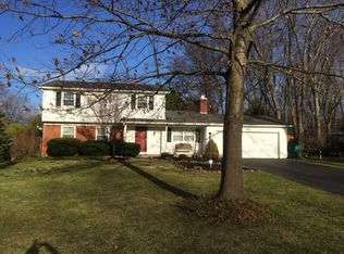 112 Willowbend Dr, Penfield, NY 14526